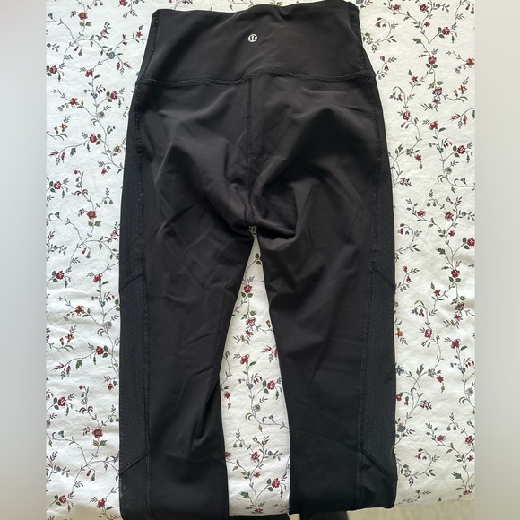 Lululemon Size 8 “Sheer/Polka dots” Side Detail - Picture 3 of 5